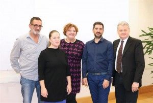 c7c16f4b-3a5d-4fef-b49e-d291dc645efd